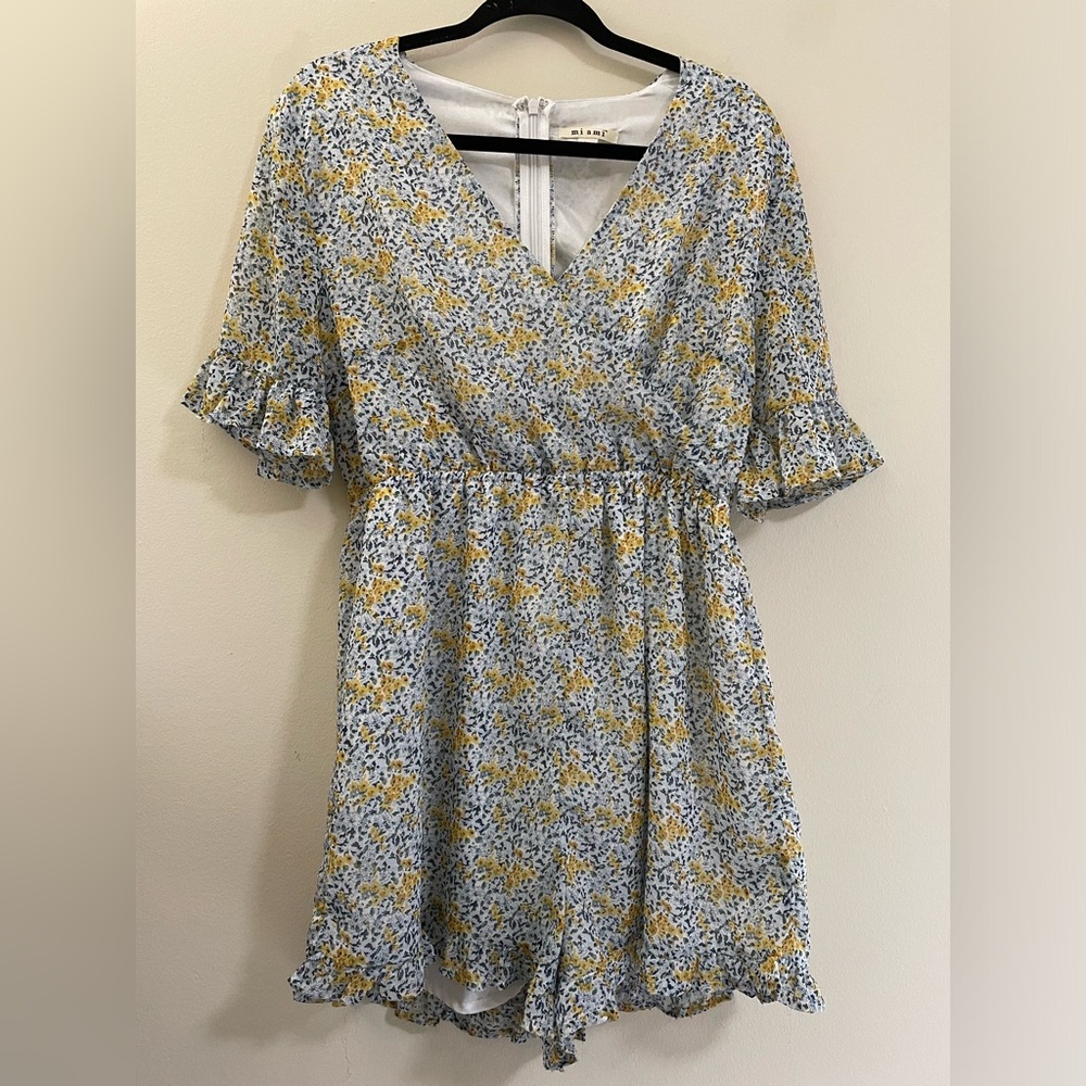 Mi Ami Metallic Floral‎ Romper - L